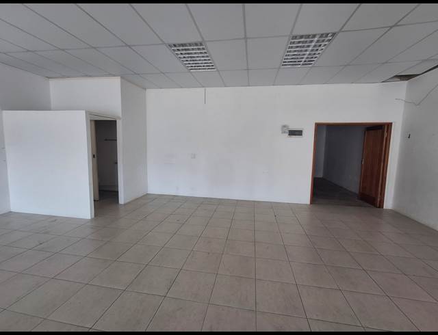 104.40M² RETAIL TO LET IN GONUBIE