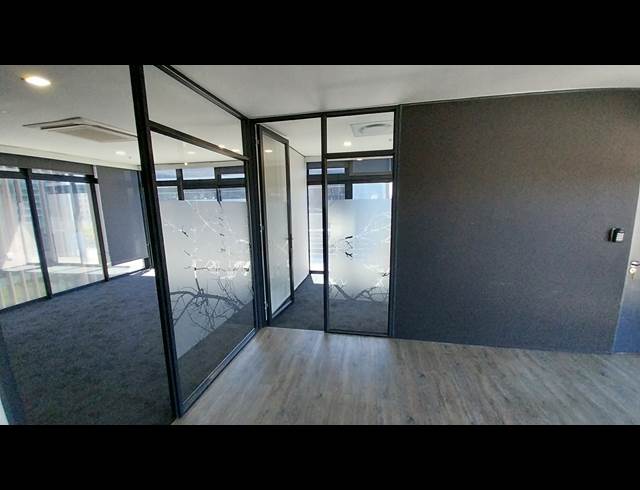 165M² OFFICE TO LET IN CLAREMONT