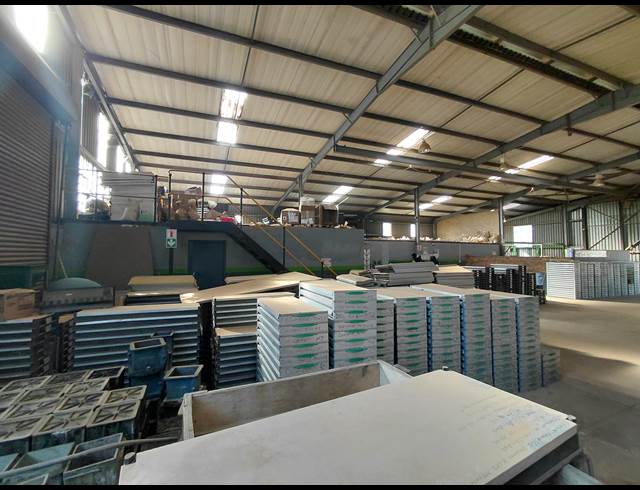 800M² WAREHOUSE TO LET IN CLAYVILLE