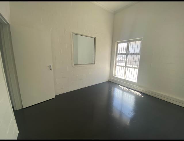 200M² WAREHOUSE TO LET IN MILNERTON CENTRAL