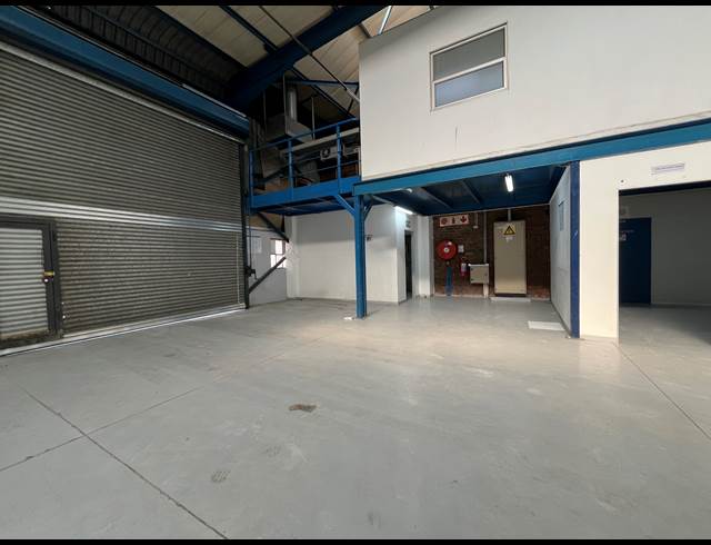 509M² WAREHOUSE TO LET IN SEBENZA