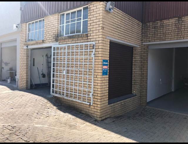 120M² WAREHOUSE TO LET IN STRIJDOMPARK