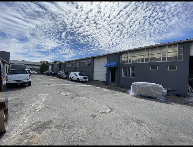 580M² FACTORY TO LET IN EPPING INDUSTRIAL