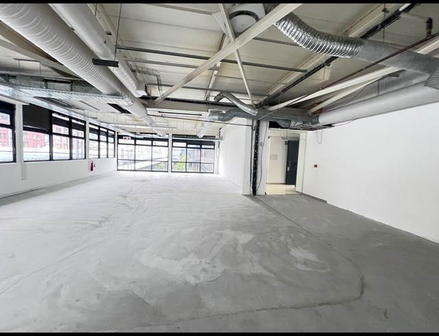 582M² OFFICE TO LET IN GARDENS