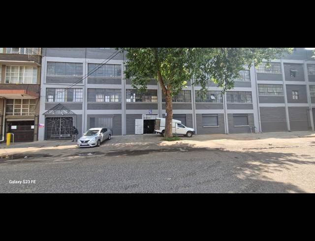 146M² WAREHOUSE TO LET IN DOORNFONTEIN