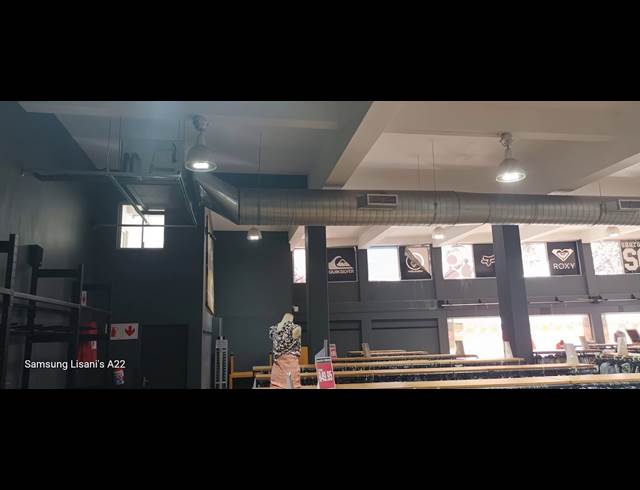 1,000M² BUILDING TO LET IN STAMFORD HILL
