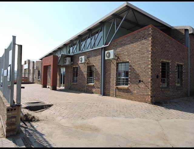 2,000M² WAREHOUSE RENTED IN ROCKY DRIFT