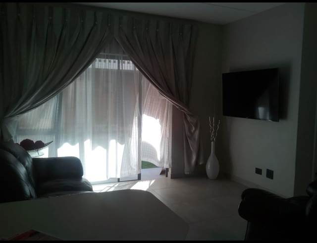 2 bed property to rent in RAVENSWOOD