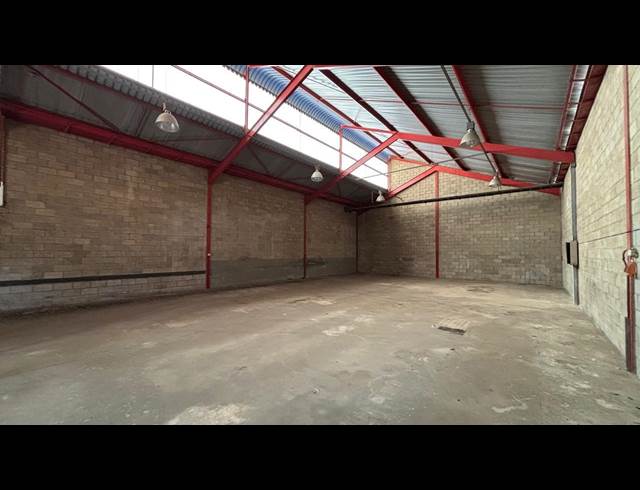 326M² WAREHOUSE TO LET IN ROBERTVILLE