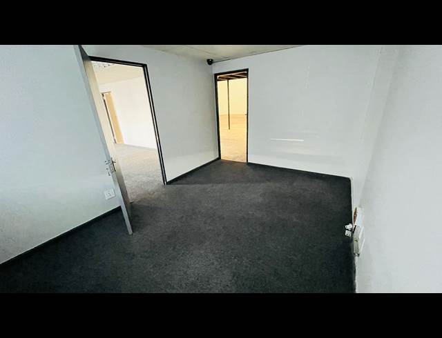 391M² WAREHOUSE TO LET IN PAARDEN EILAND