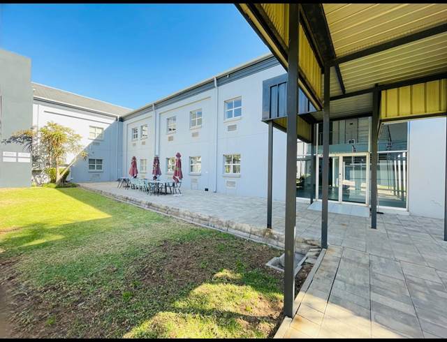 586M² OFFICE TO LET IN VORNA VALLEY