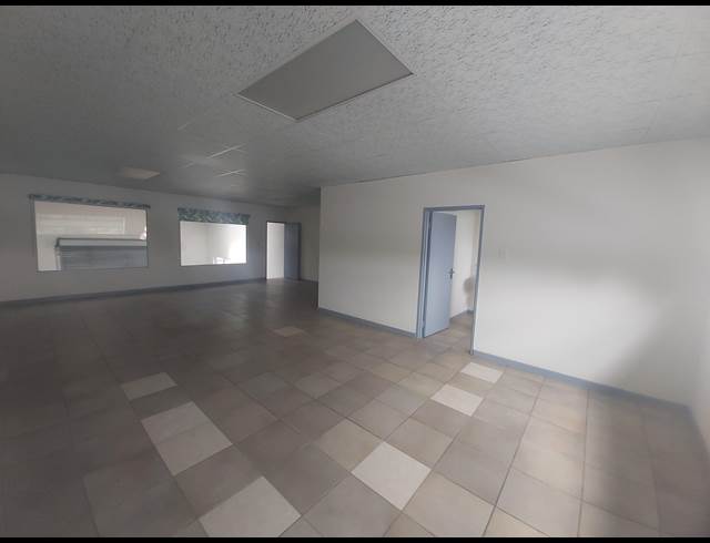 205M² WAREHOUSE RENTED IN WYNBERG