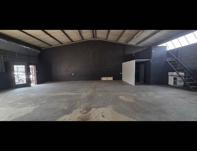 180M² WAREHOUSE TO LET IN VINTONIA