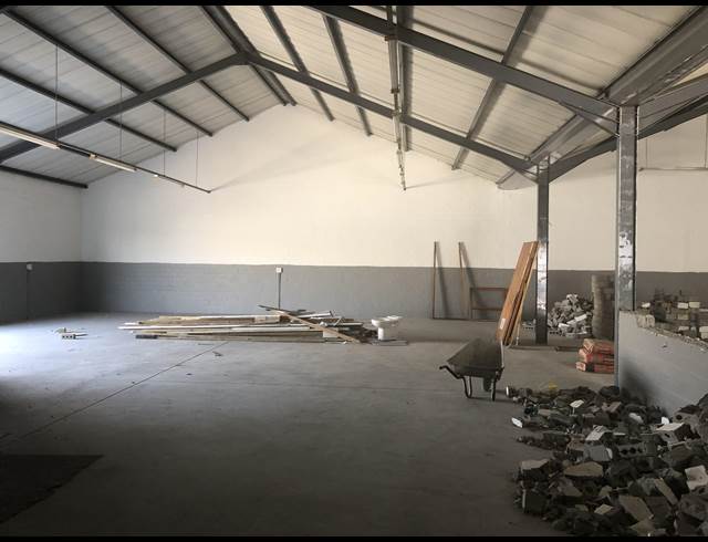390M² WAREHOUSE TO LET IN AIRPORT INDUSTRIA