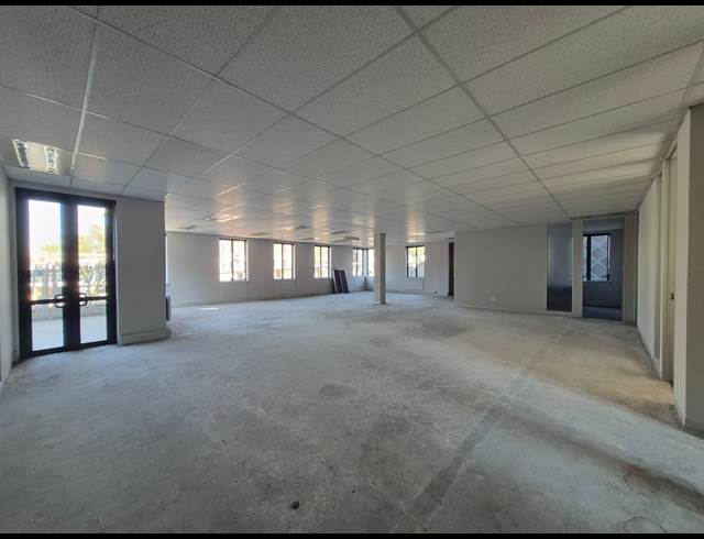 556M² OFFICE TO LET IN SANDTON CENTRAL