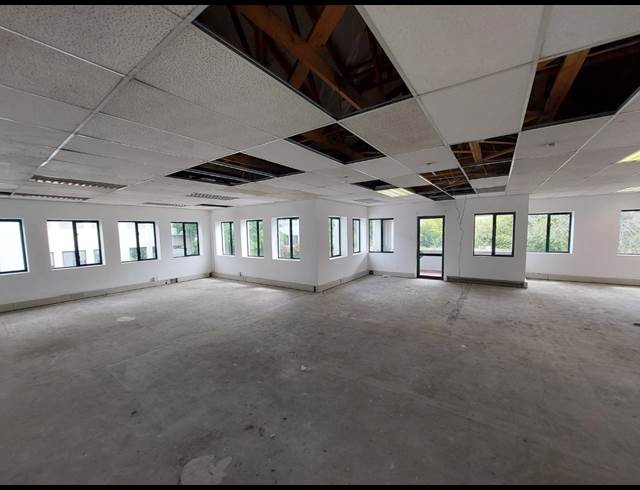 252M² OFFICE TO LET IN BRYANSTON