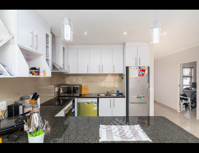 2 BEDROOM HOUSE TO LET IN PARKLANDS EAST
