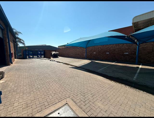 335M² WAREHOUSE TO LET IN LASER PARK