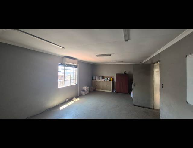 264M² WAREHOUSE TO LET IN ANDERBOLT