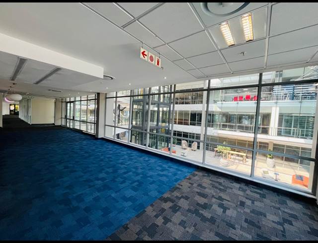 4,100M² OFFICE TO LET IN WATERFALL