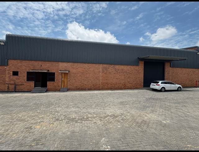 1,155M² WAREHOUSE TO LET IN ORMONDE