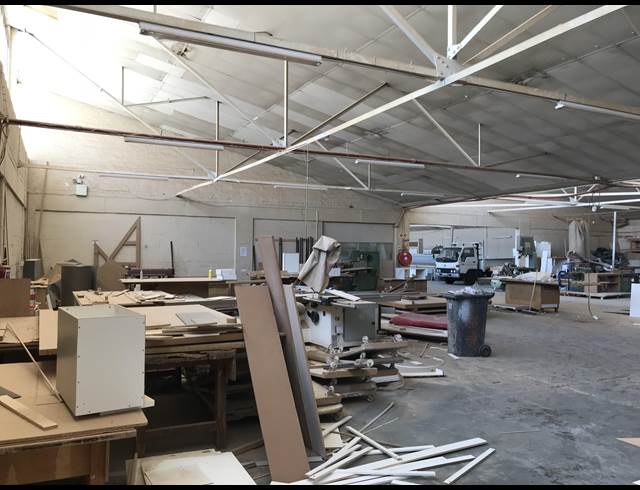 883M² FACTORY TO LET IN PAROW INDUSTRIAL