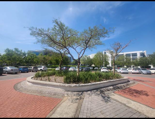 1,162M² OFFICE TO LET IN WATERFALL