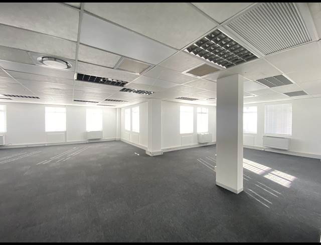 138M² OFFICE TO LET IN STEENBERG