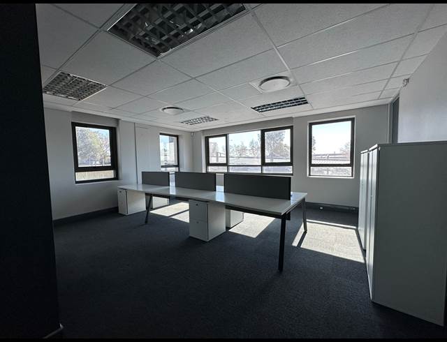 133M² OFFICE TO LET IN IRENE