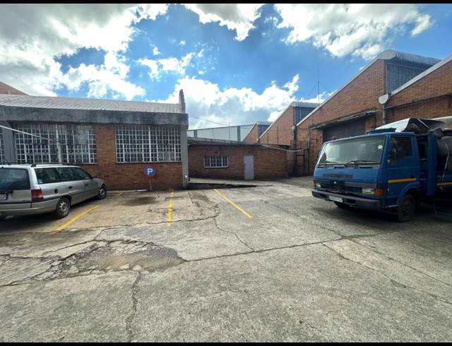 1,168M² WAREHOUSE TO LET IN ELANDSFONTEIN