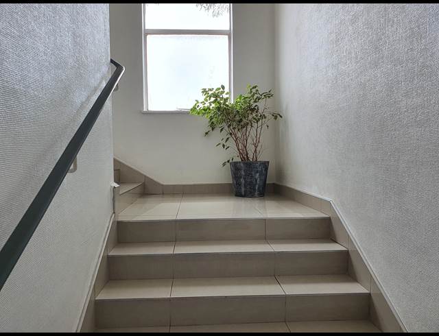 300M² OFFICE TO LET IN ALBERTON NORTH