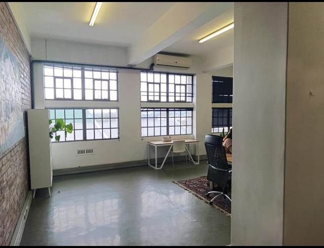 BUSINESS PROPERTY TO RENT IN WOODSTOCK