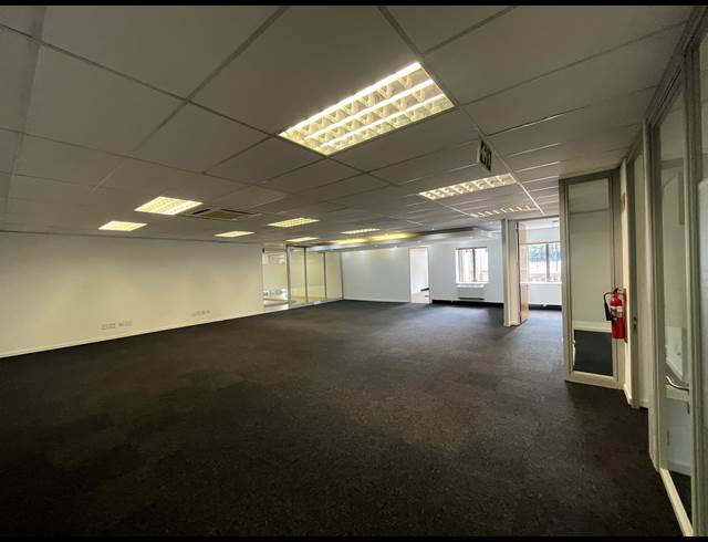 529M² OFFICE TO LET IN BRYANSTON
