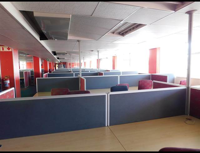 860M² OFFICE TO LET IN FERNDALE