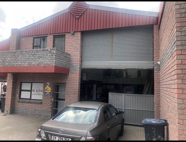 223M² WAREHOUSE RENTED IN STIKLAND INDUSTRIAL