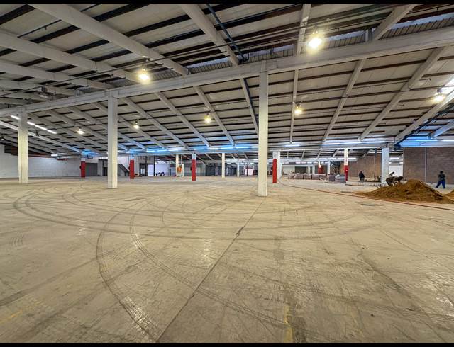 5,600M² WAREHOUSE TO LET IN NEW GERMANY