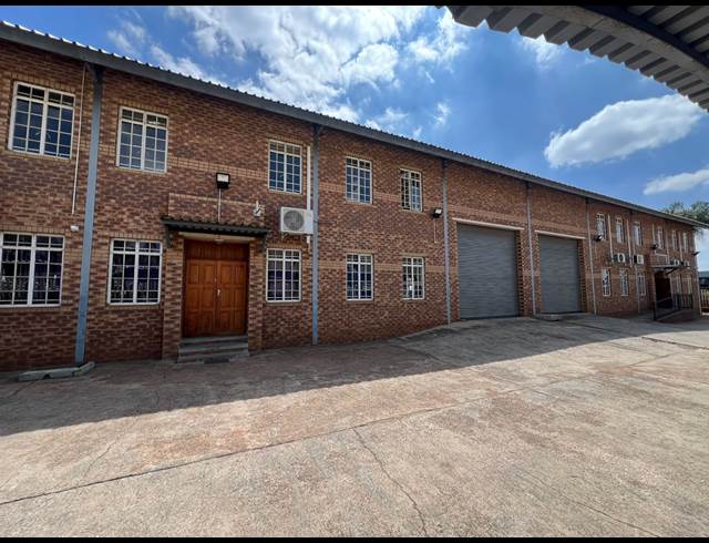 415M² WAREHOUSE TO LET IN HENNOPSPARK