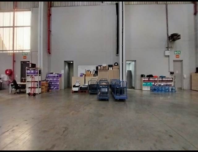 3,694M² WAREHOUSE TO LET IN CORNUBIA