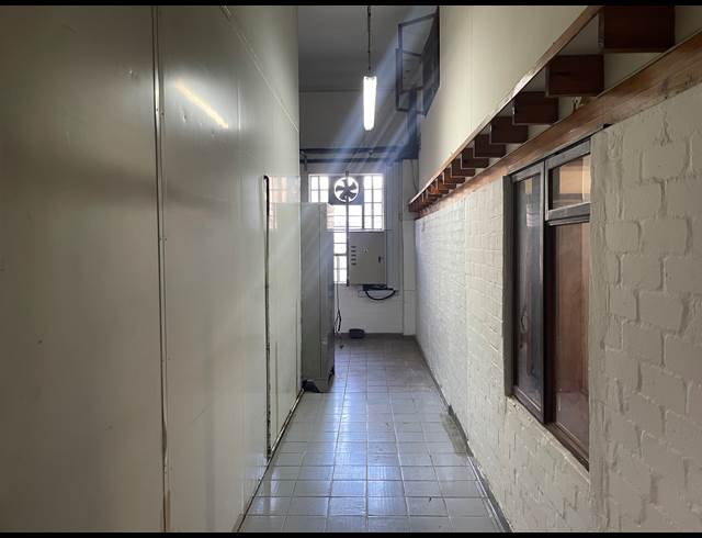 377M² WAREHOUSE TO LET IN OTTERY