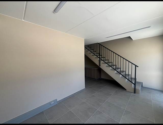 332M² WAREHOUSE TO LET IN FIRGROVE