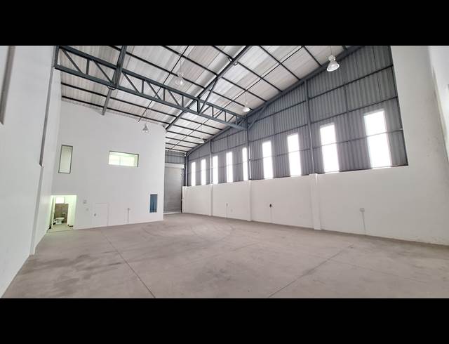 286M² WAREHOUSE TO LET IN NORTH RIDING