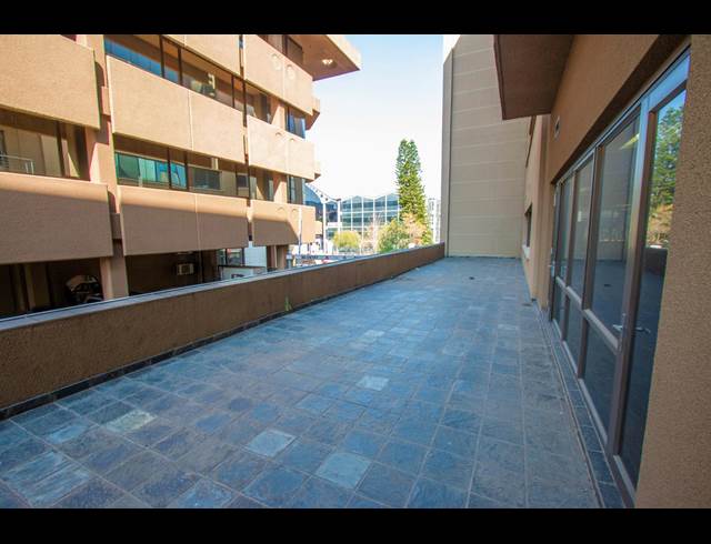 1,557M² OFFICE TO LET IN PARKTOWN