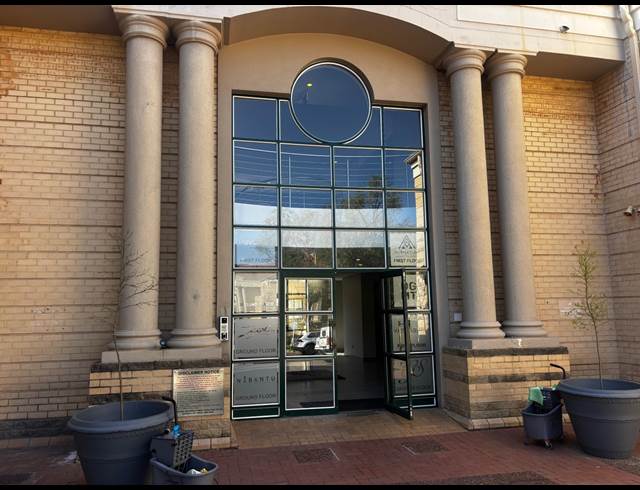 270M² OFFICE TO LET IN DUNKELD WEST