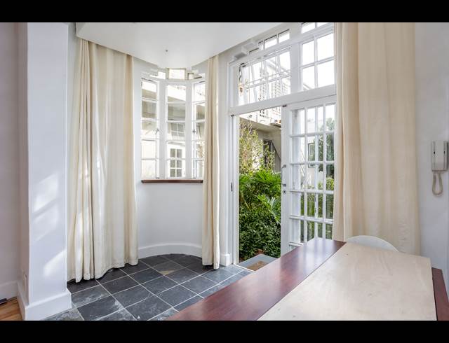 1 BEDROOM APARTMENT RENTED IN ORANJEZICHT