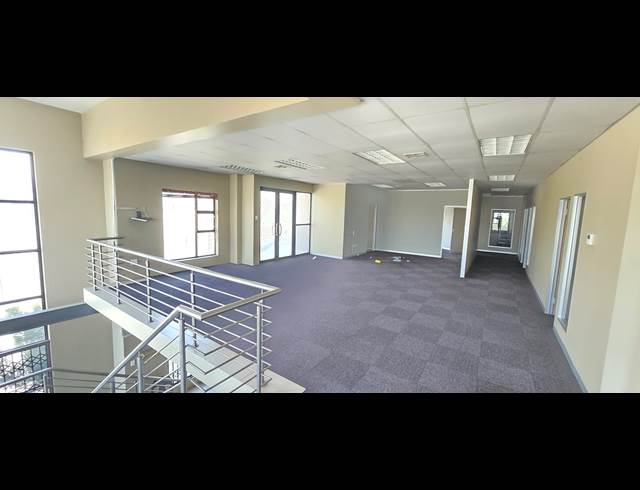 2,294M² WAREHOUSE TO LET IN COSMO BUSINESS PARK