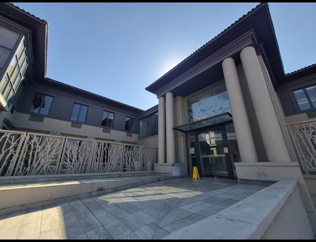556M² OFFICE TO LET IN SANDTON CENTRAL