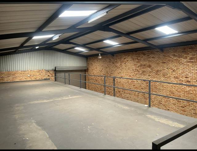 315M² WAREHOUSE TO LET IN CROWN