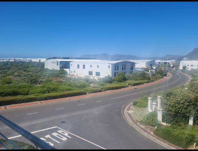 75M² OFFICE RENTED IN CAPRICORN