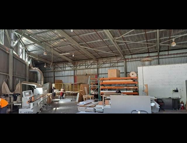 2,886M² FACTORY TO LET IN WESTMEAD
