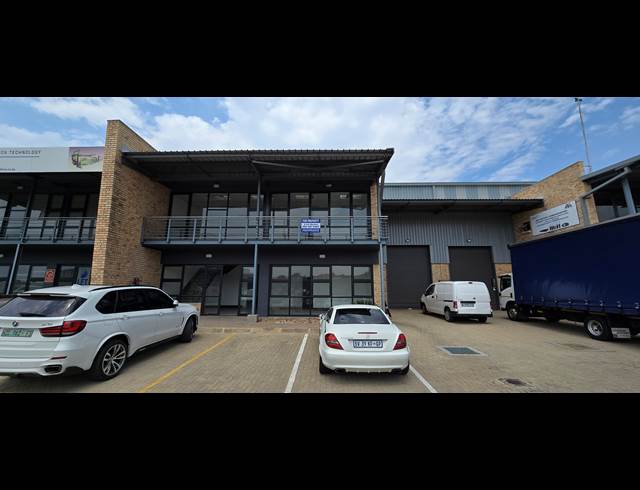 318M² WAREHOUSE TO LET IN NORTH RIDING